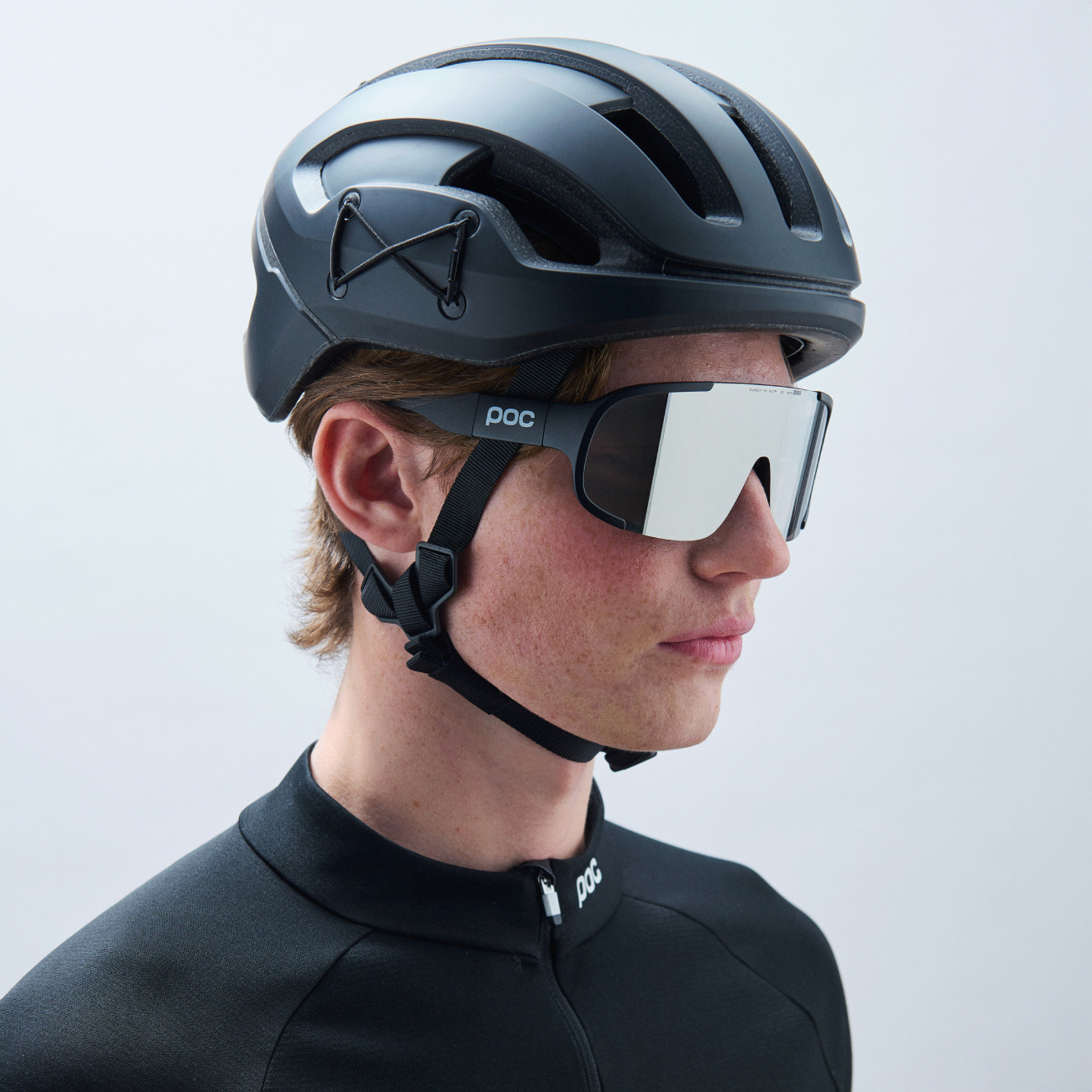 Omne Ultra MIPS Gravel Cycling Helmet に Uranium Black Matt