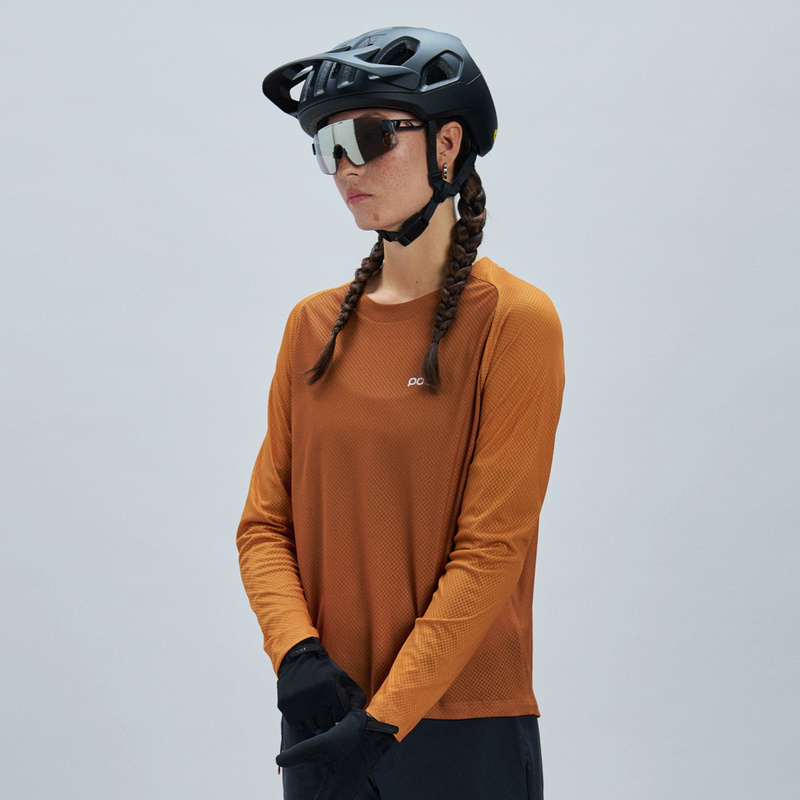 Product image of Women's Motion Air Long Sleeve MTB Jersey