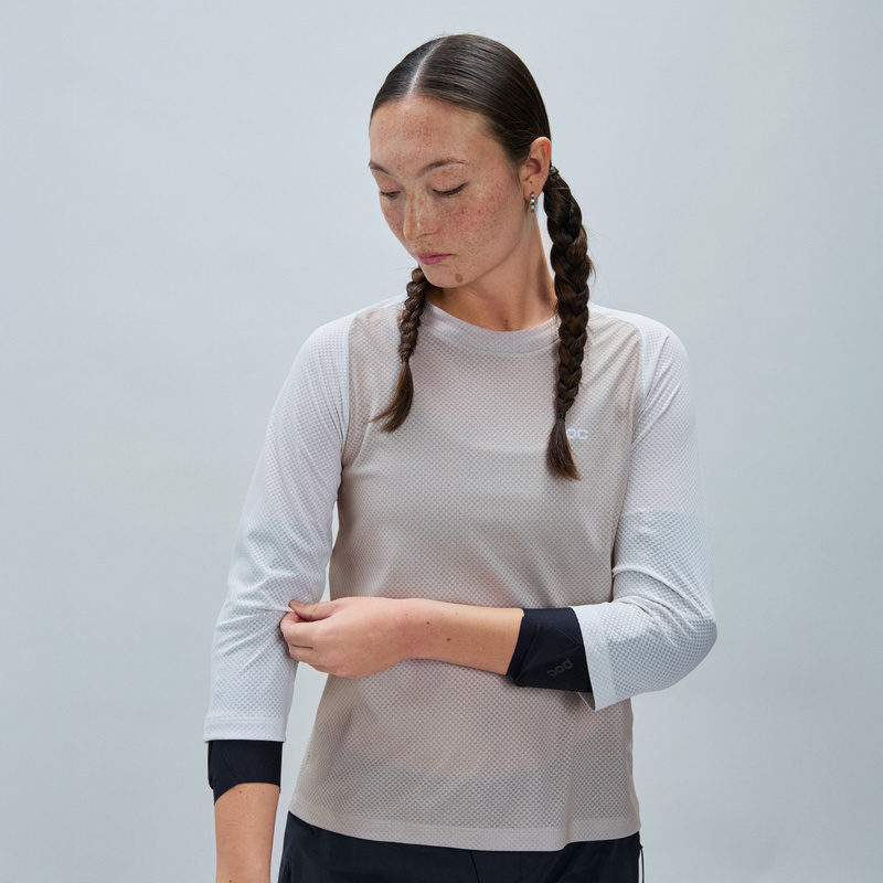 Product image of Women's Motion Air 3/4 MTB Jersey