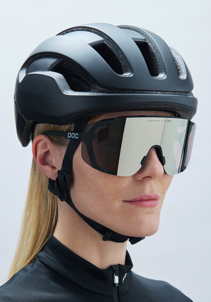 Devour に Uranium Black | MTB & Trail Cycling Sunglasses | Clarity