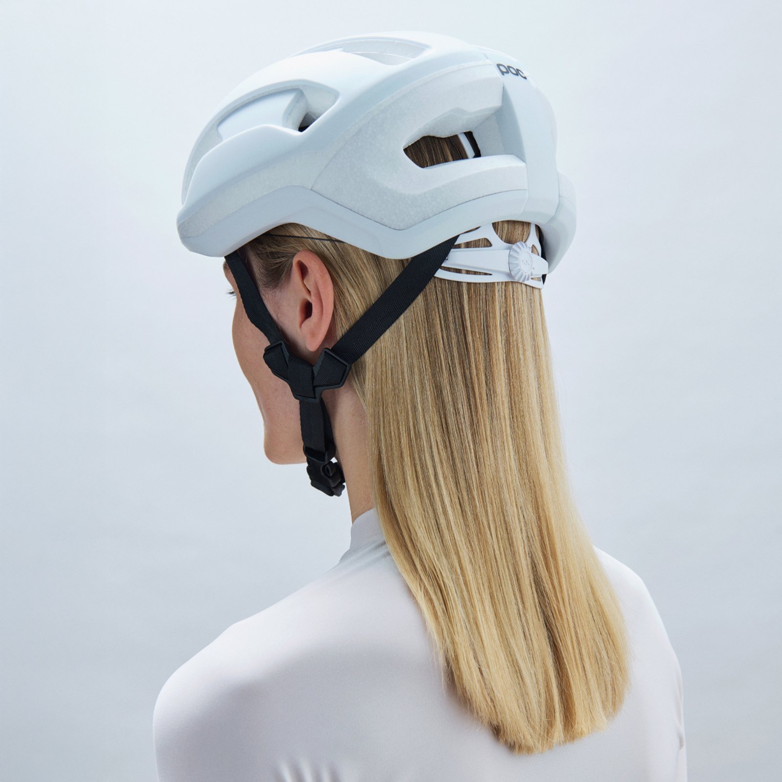 Omne Lite Cycling Helmet - Image 6