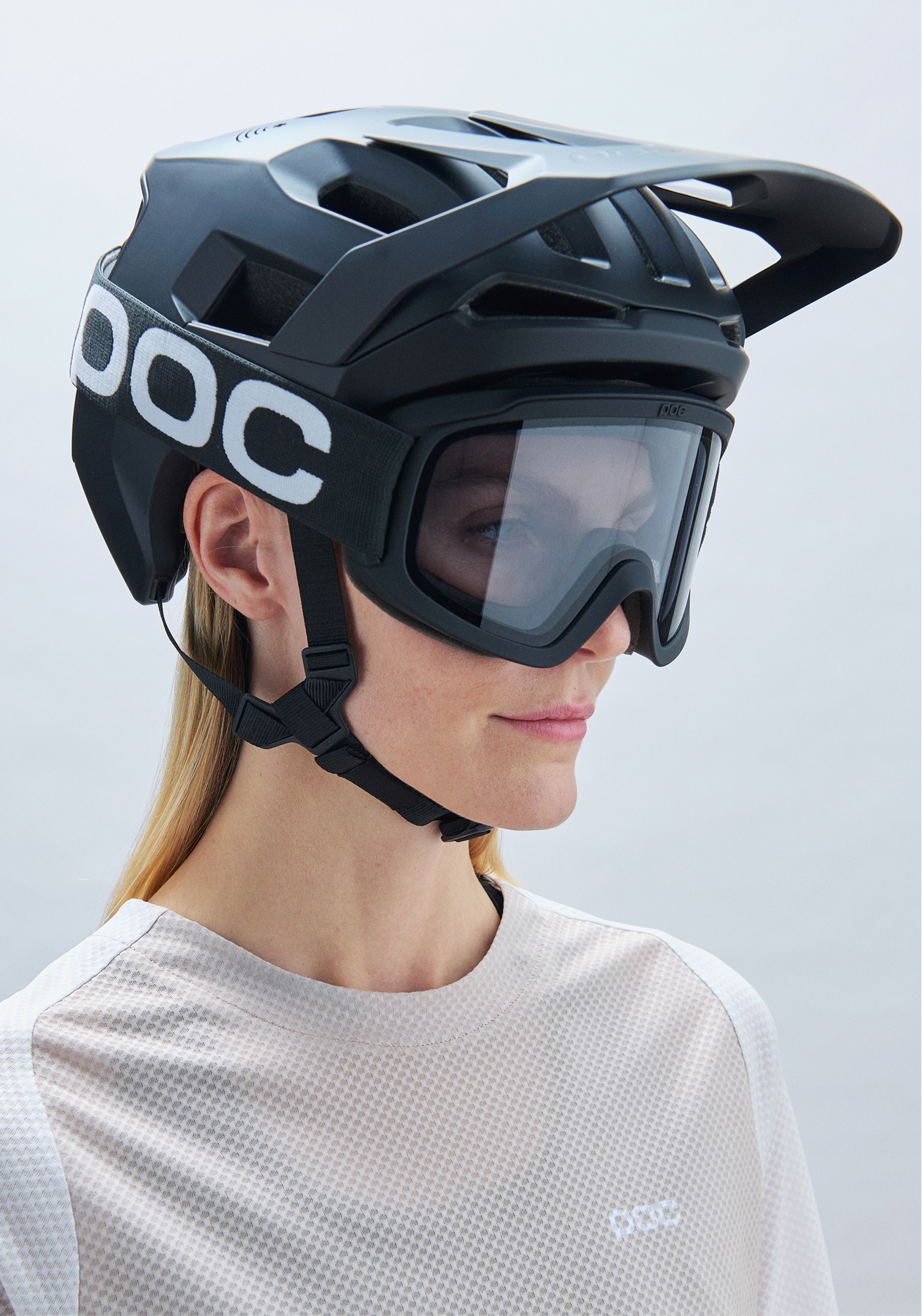 POC ゴーグル Ora MTB Goggles に Uranium Black | Cycling Eyewear | POC (JP)